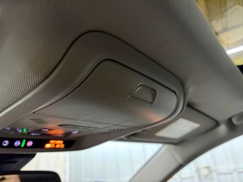 Used 2023 Chevrolet Equinox Premier AWD/4WD image 31