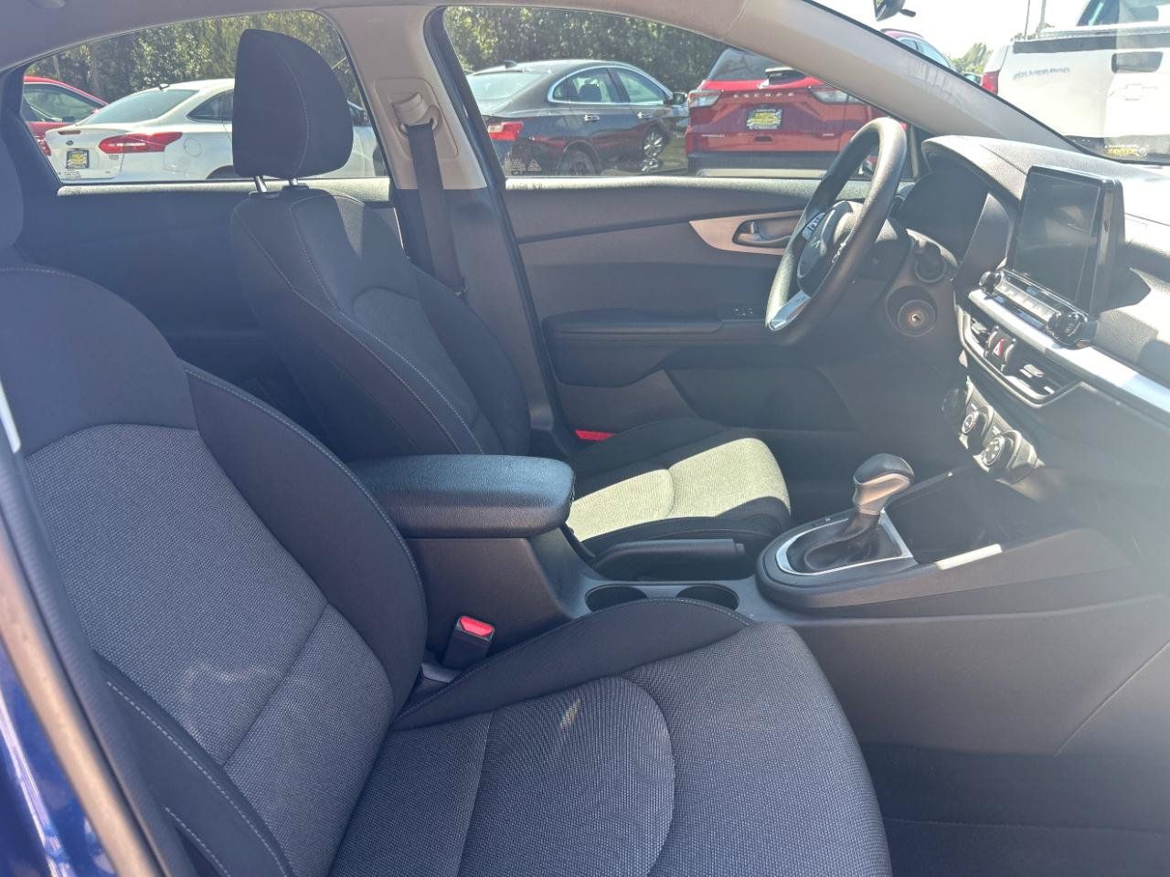 Used 2022 Kia Forte LXS FWD image 22