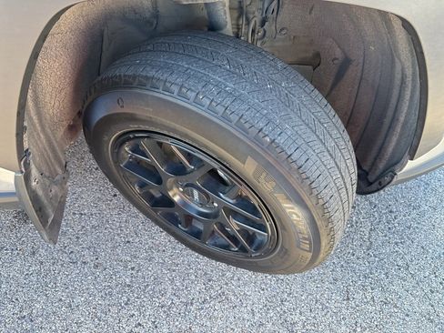 Used 2022 Toyota RAV4 LE image 12