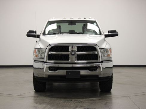 Used 2018 RAM 2500 Tradesman w/ Chrome Appearance Group AWD/4WD image 3