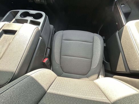 Used 2021 Chevrolet Silverado 1500 LT image 13