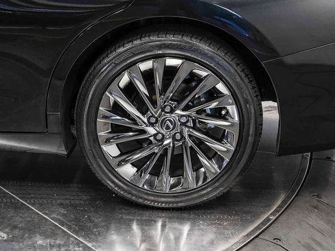 Used 2025 Lexus ES 300h w/ Accessory Package (Z2) FWD image 10