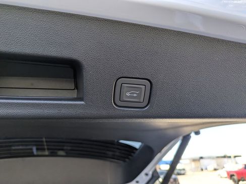New 2026 GMC Acadia Denali Ultimate w/ LPO, Floor Liner Package AWD/4WD image 34