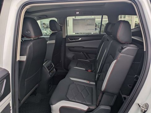 New 2026 Volkswagen Atlas Peak Edition image 16