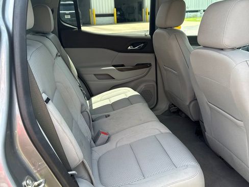 Certified 2023 GMC Acadia SLE w/ Driver Convenience Package FWD image 10