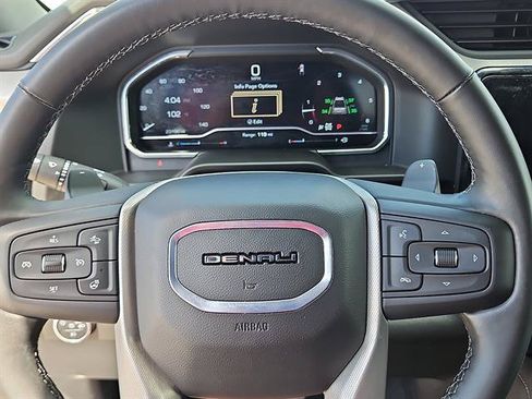 Used 2025 GMC Sierra 1500 Denali w/ Denali Reserve Package AWD/4WD image 16