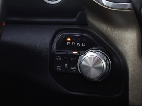 Used 2019 RAM 1500 Laramie image 17