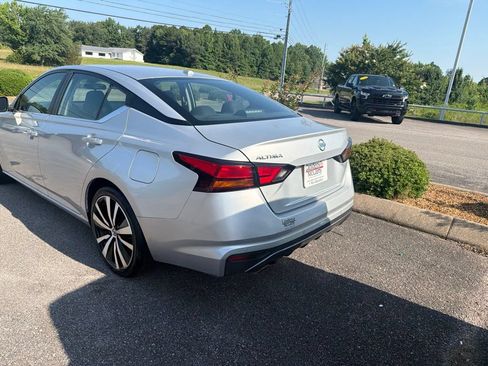 Used 2020 Nissan Altima 2.5 SR FWD image 4