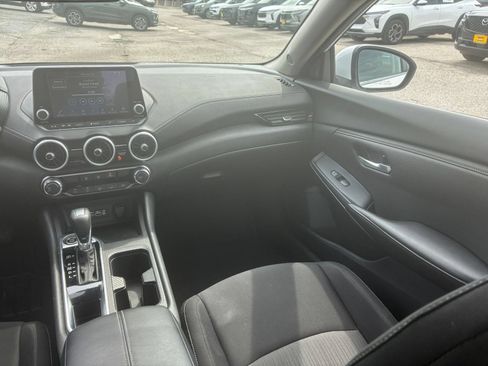 Used 2025 Nissan Sentra SV FWD image 30