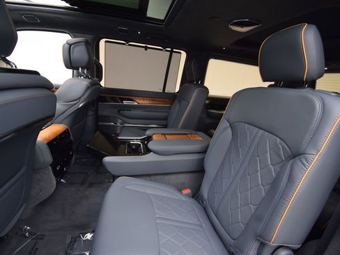 New 2024 Jeep Grand Wagoneer Series III AWD/4WD image 40
