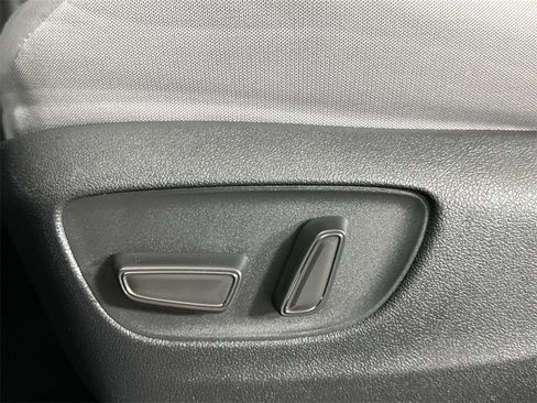 Used 2025 Toyota Sienna LE image 20