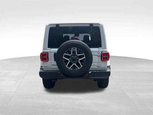 Used 2025 Jeep Wrangler Unlimited Sahara AWD/4WD image 6
