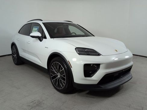New 2026 Porsche Macan Electric image 8