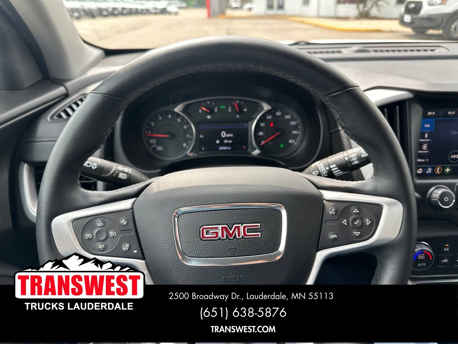 Used 2024 GMC Terrain SLT AWD/4WD image 15