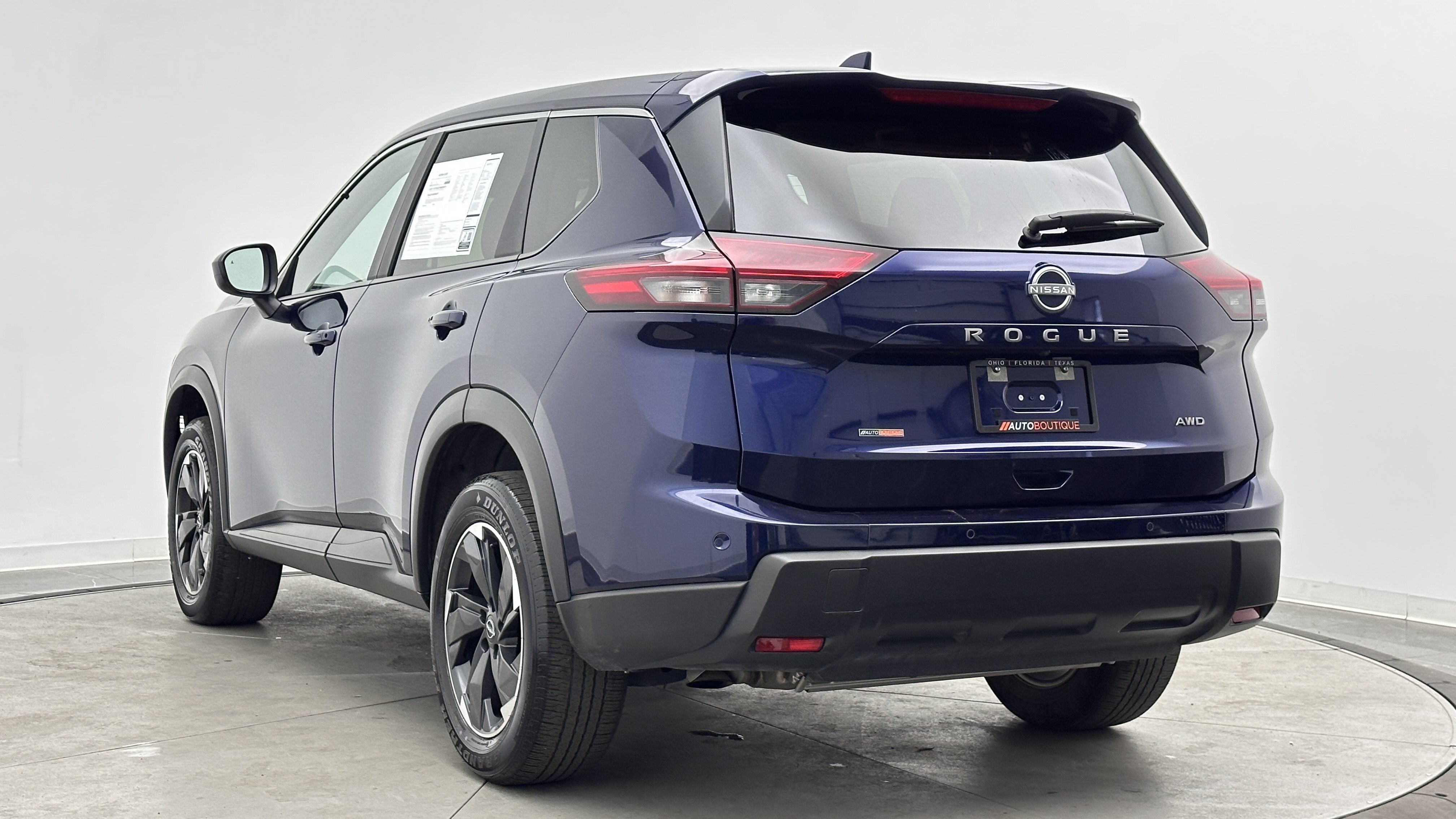 Used 2025 Nissan Rogue SV AWD/4WD image 5
