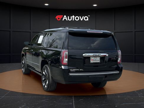 Used 2019 GMC Yukon XL Denali w/ Denali Ultimate Package AWD/4WD image 3