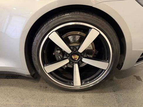 Used 2022 Porsche 911 Carrera image 11