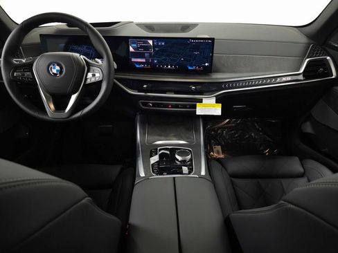 Used 2026 BMW X5 xDrive50e w/ Climate Comfort Package image 9