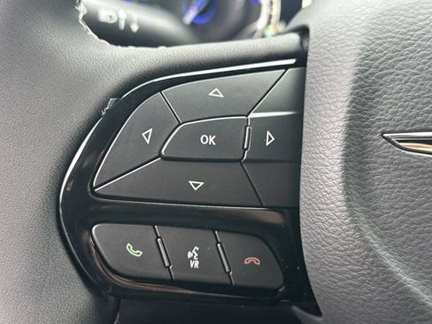 New 2026 Chrysler Pacifica Limited image 24