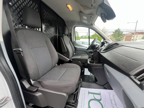 Used 2019 Ford Transit 250 130 Low Roof w/ Exterior Upgrade Package RWD image 22