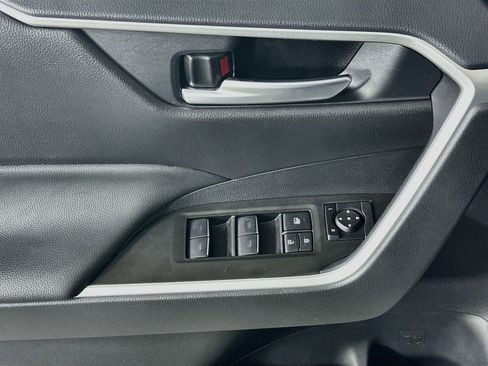 Used 2025 Toyota RAV4 XLE w/ Convenience Package FWD image 14