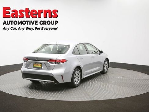 Used 2022 Toyota Corolla LE FWD image 39