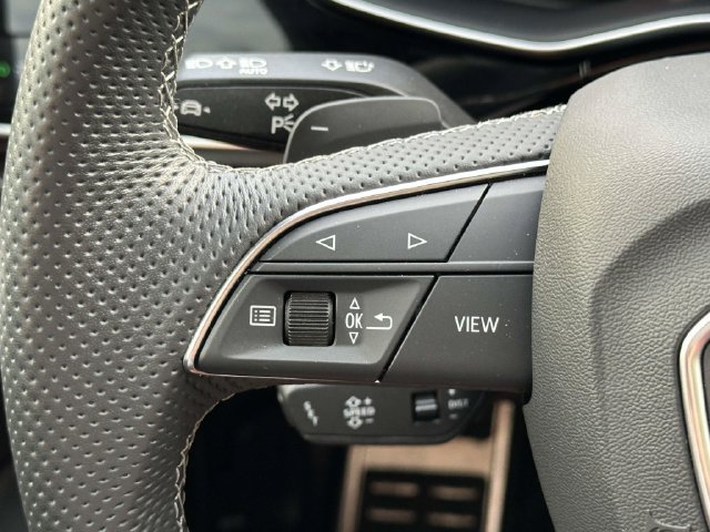 Used 2023 Audi SQ8 Prestige AWD/4WD image 26