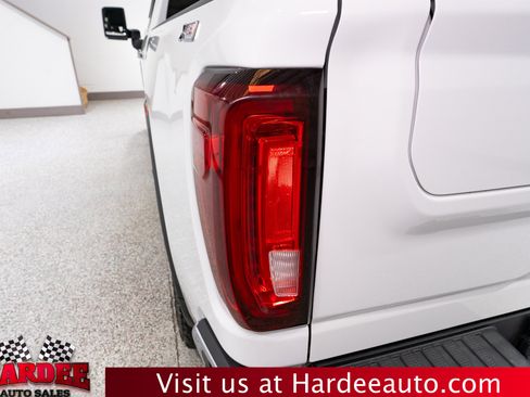 Used 2023 GMC Sierra 2500 SLT w/ SLT Preferred Package AWD/4WD image 9