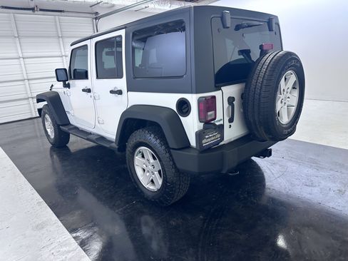 Used 2014 Jeep Wrangler Unlimited Sport w/ Quick Order Package 24S AWD/4WD image 10