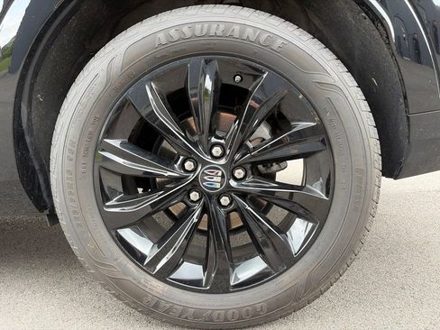 Used 2024 Buick Envista Sport Touring w/ Convenience I Package FWD image 21
