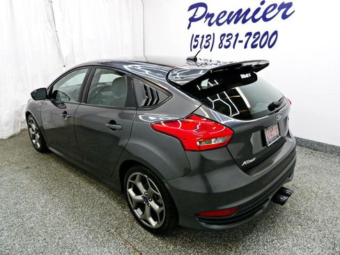 Used 2018 Ford Focus ST FWD image 4