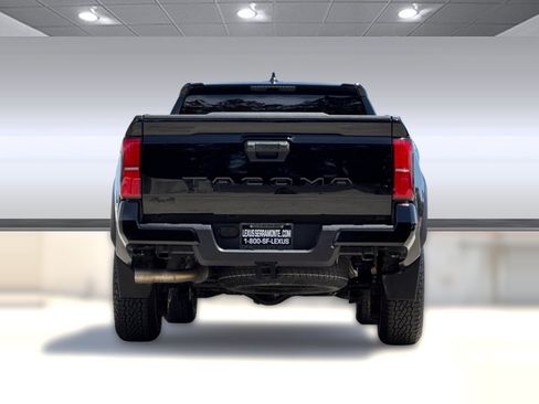 Used 2024 Toyota Tacoma TRD Off-Road AWD/4WD image 9