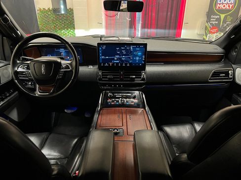 Used 2022 Lincoln Navigator L Reserve image 16
