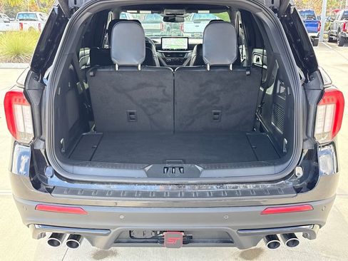 Used 2025 Ford Explorer ST image 33