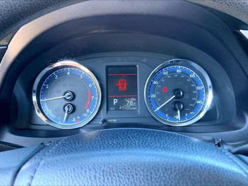 Used 2019 Toyota Corolla LE FWD image 25