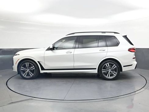 Used 2025 BMW X7 xDrive40i w/ M Sport Package AWD/4WD image 8