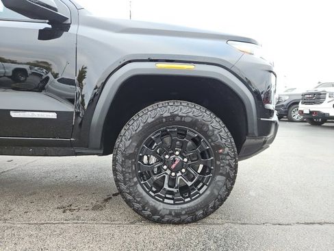 New 2026 GMC Canyon Elevation w/ Convenience Package image 14