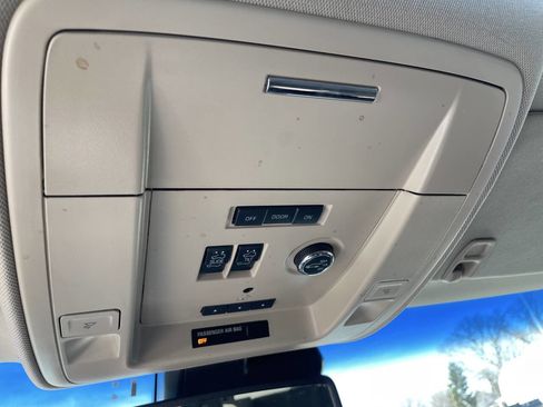 Used 2016 Chevrolet Suburban LTZ image 22