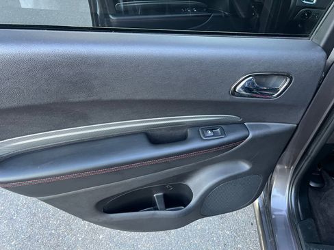 Used 2018 Dodge Durango R/T image 28