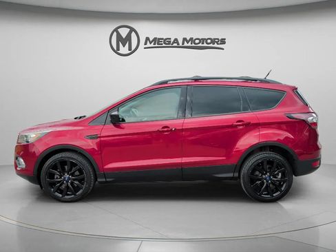 Used 2018 Ford Escape SE w/ SE Sport Appearance Package AWD/4WD image 3