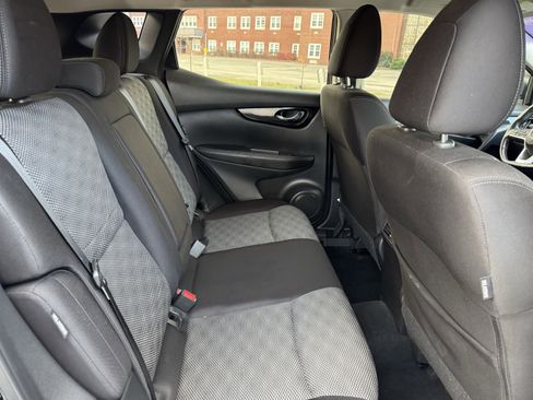 Certified 2021 Nissan Rogue Sport SV image 33