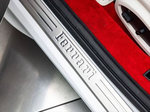 Used 2022 Ferrari F8 Tributo RWD image 38