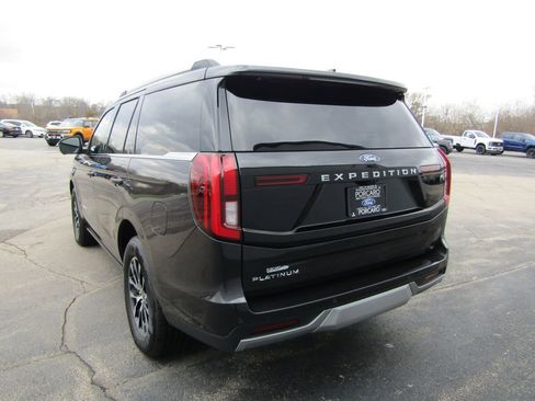 Used 2025 Ford Expedition Platinum AWD/4WD image 5