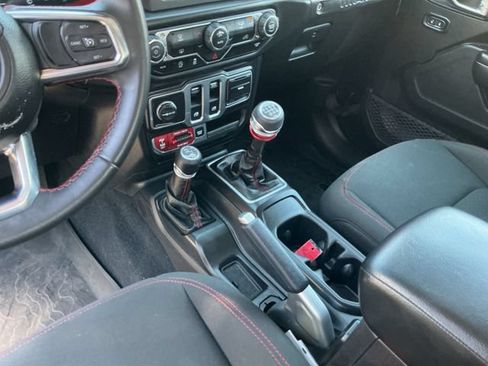 Used 2018 Jeep Wrangler Rubicon w/ LED Lighting Group AWD/4WD image 18