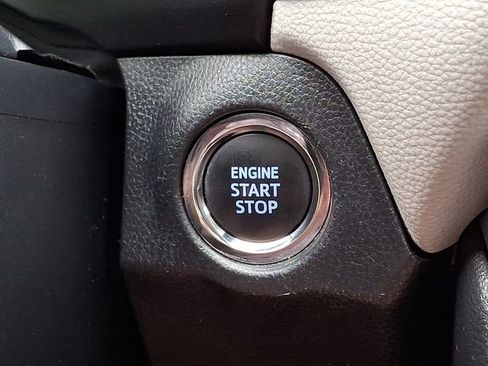 Used 2022 Toyota RAV4 XLE w/ Convenience Package AWD/4WD image 23