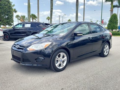 Used 2013 Ford Focus SE FWD image 4