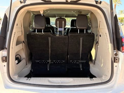 Used 2022 Chrysler Pacifica Touring-L FWD image 19