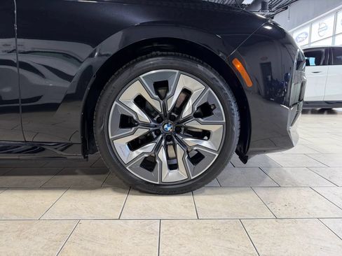 Used 2024 BMW i7 xDrive60 AWD/4WD image 28