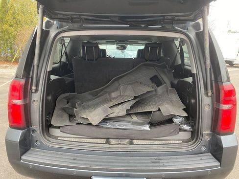 Used 2020 Chevrolet Suburban Premier image 25