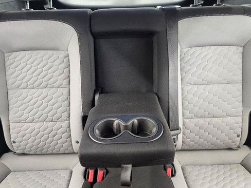 Used 2018 Chevrolet Equinox LS FWD image 38